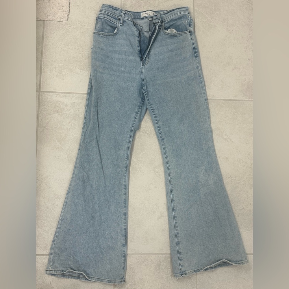 Abercrombie & Fitch Curvy Love Flare Jeans (short length)